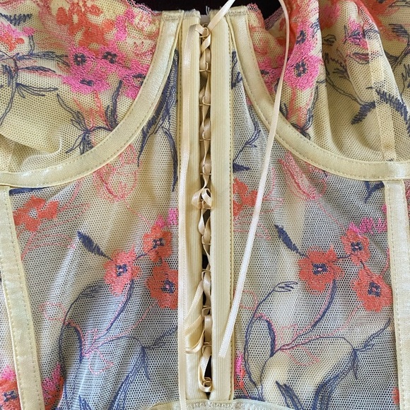 Out From Under Floral Yellow Semi Sheer Mesh Embroidered Coquette Bustier L - Picture 12 of 14